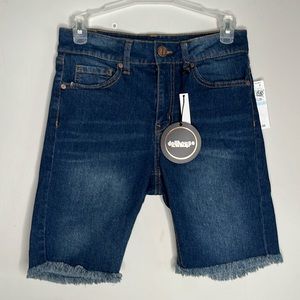 DOLLHOUSE (NWT) Bermuda shorts